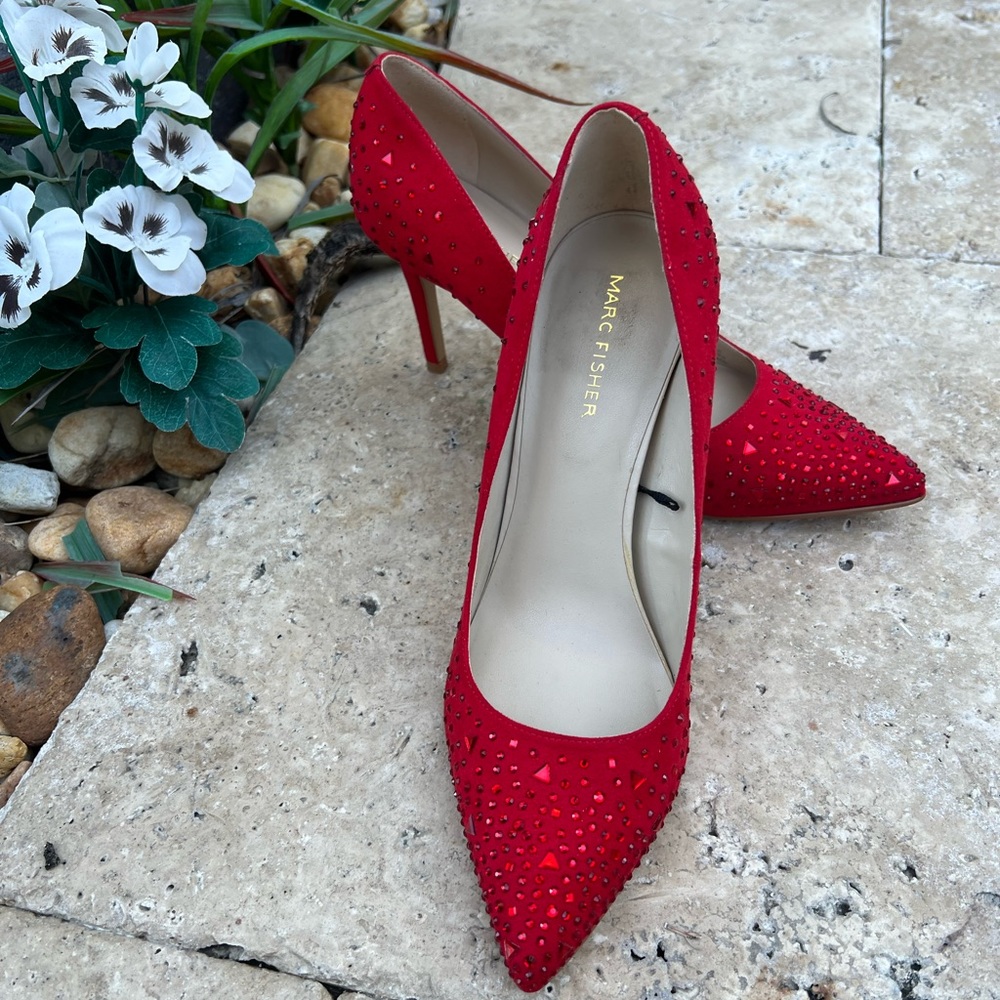 MARC FISHER Darrena Jeweled Velvet Red Heels 8.5 - Picture 3 of 14